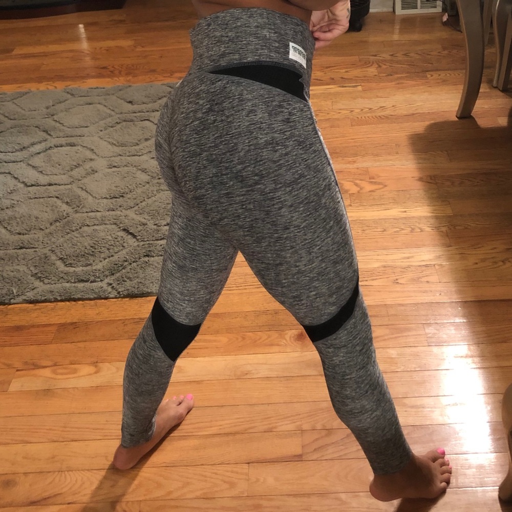 LAST CHANCE!!⭐️PINK Victorias Secret leggings - Picture 2 of 10